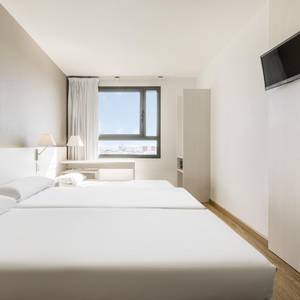 Dreibettzimmer (3 erwachsene) Hotel ILUNION Valencia 3